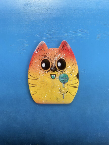 Кот с чупа-чупсом